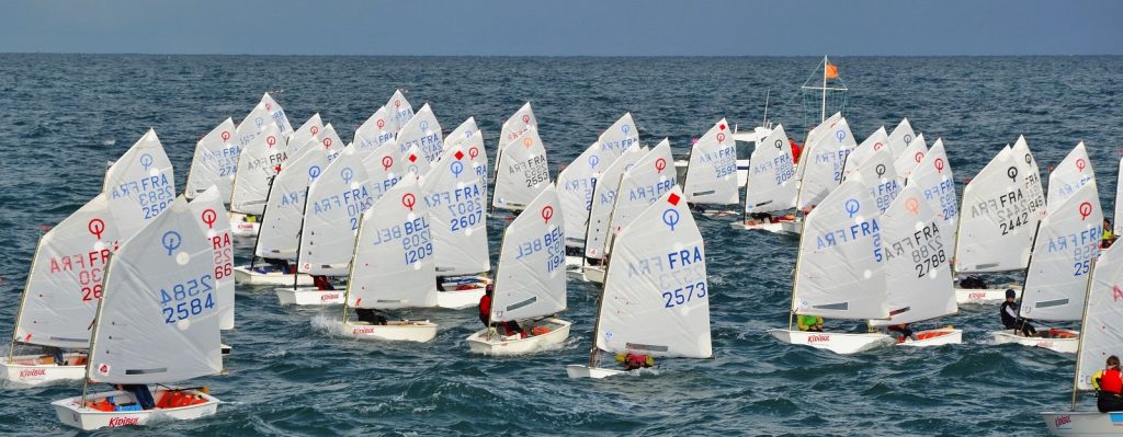 Optimist en compétition - Club nautique de Chatelaillon